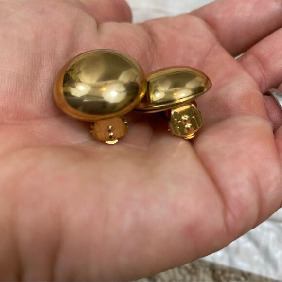 New Without Tags Gold Tone Polished Ball Clip Earrings - Picture 4 of 6